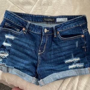 AéRopostale Mitty size 6 short. New without tags